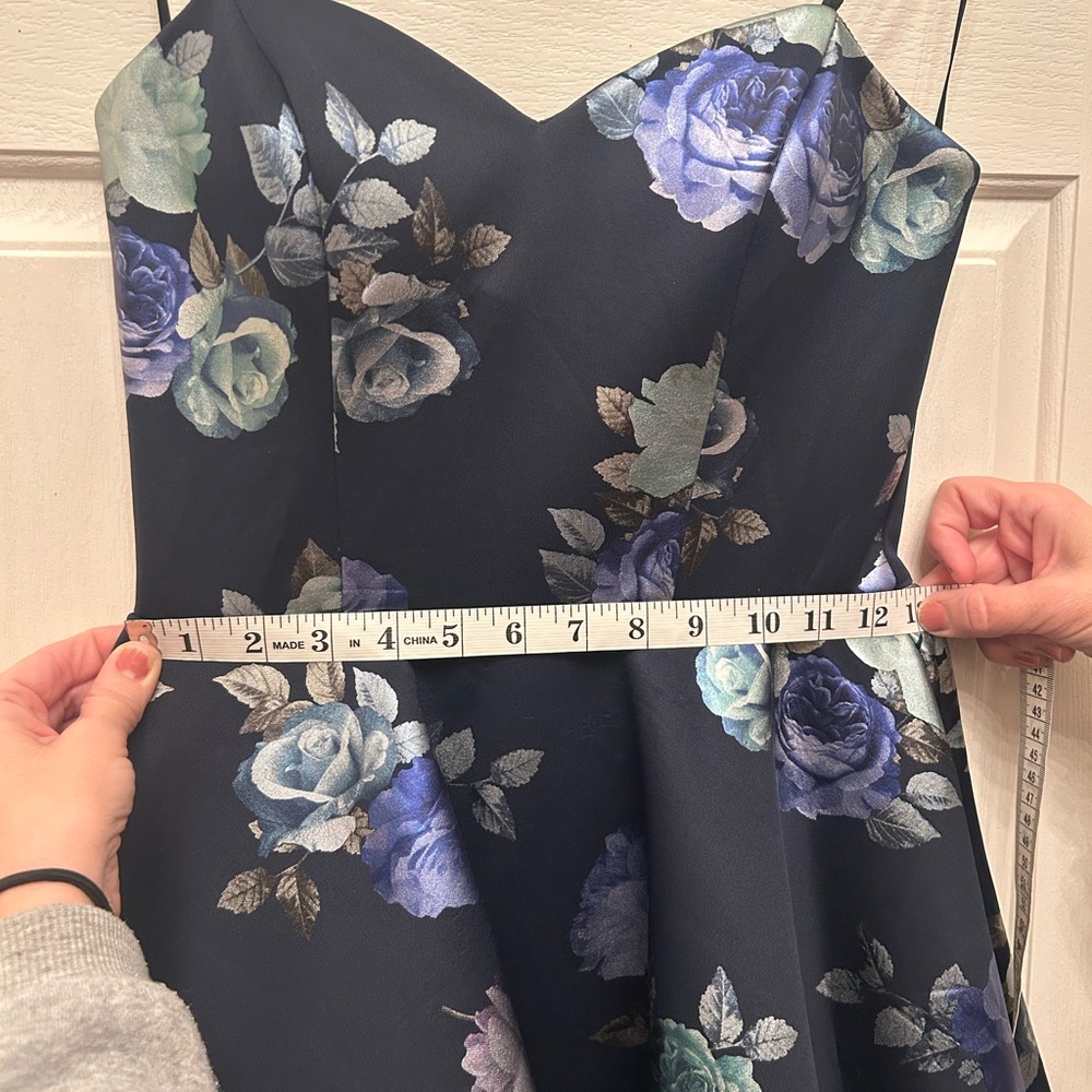 Navy Floral Strapless Dress - Picture 6 of 7